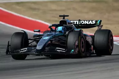 Mercedes «наслаждается» битвой в Формуле-1 после того, как уступил соперникам